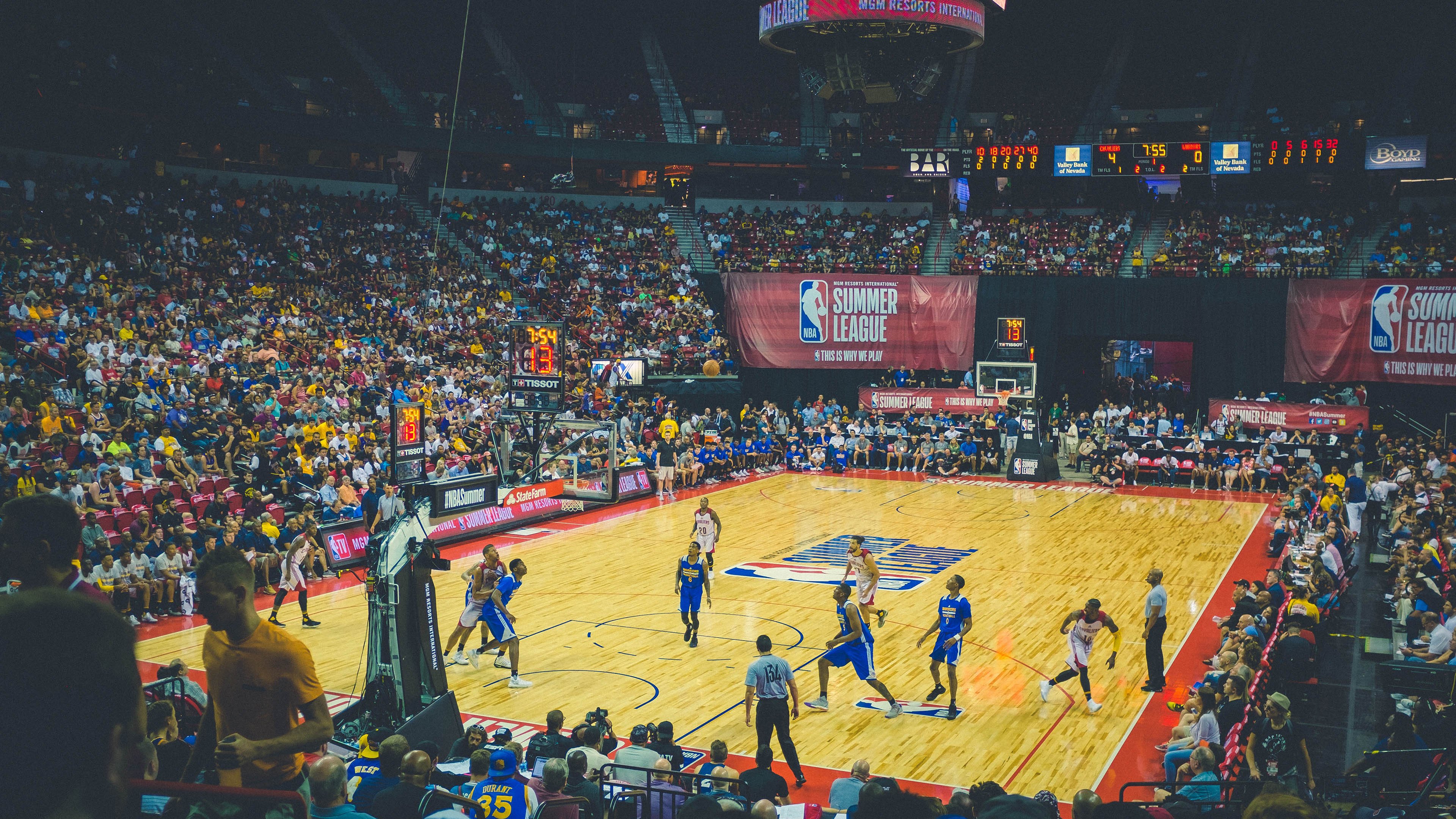 俱乐部宣布引进海外名帅，球迷期待值攀升，国外知名俱乐部